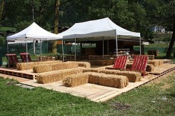 Holz Passeier beim Hof...
