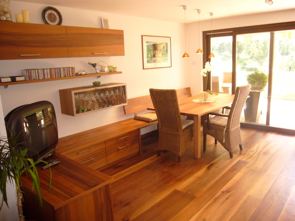 Wohnzimmer in Nuss