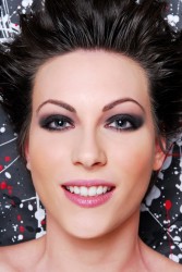 Schminke von EVA GARDE...