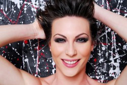 Schminke von EVA GARDE...
